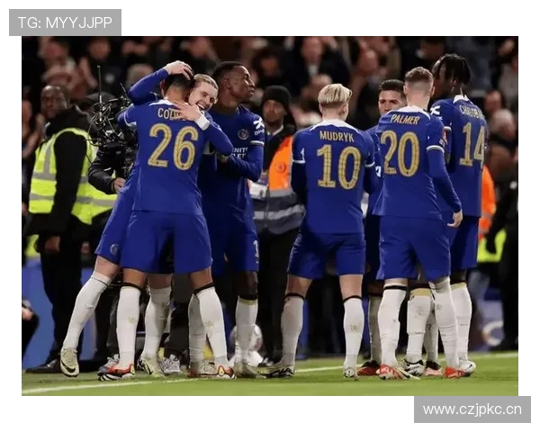 切尔西位置重叠严重，阵容优化受限，当前阶段战术调整面临挑战